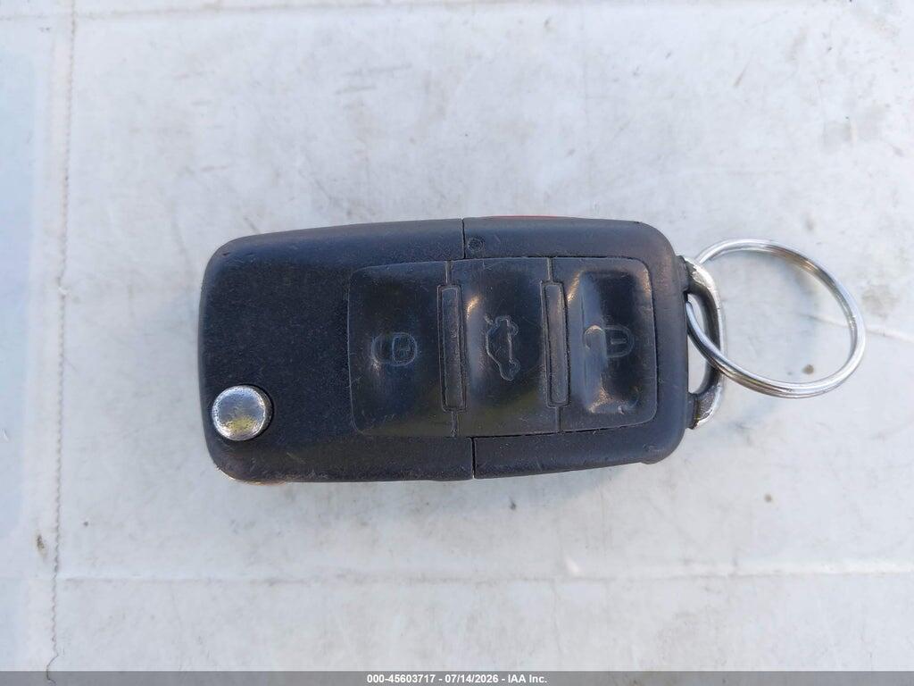 3VWPG3AG3AM010203 2010 VOLKSWAGEN NEW BEETLE photo no. 11