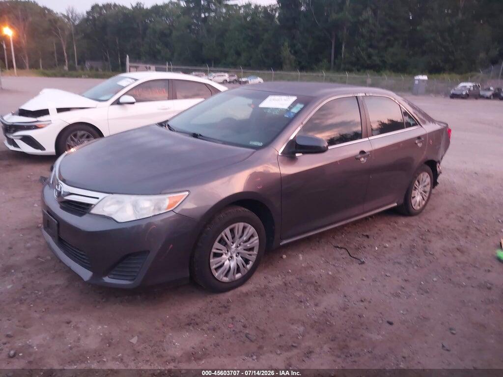 4T4BF1FK6ER364432 2014 TOYOTA CAMRY photo no. 2