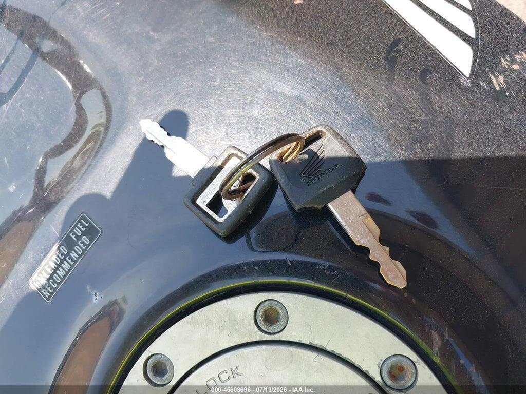 JH2SC2801RM200799 1994 HONDA CBR900 photo no. 11