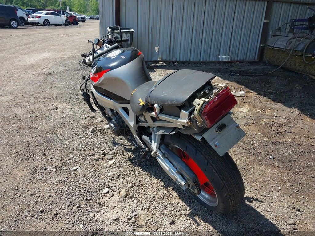 JH2SC2801RM200799 1994 HONDA CBR900 photo no. 3
