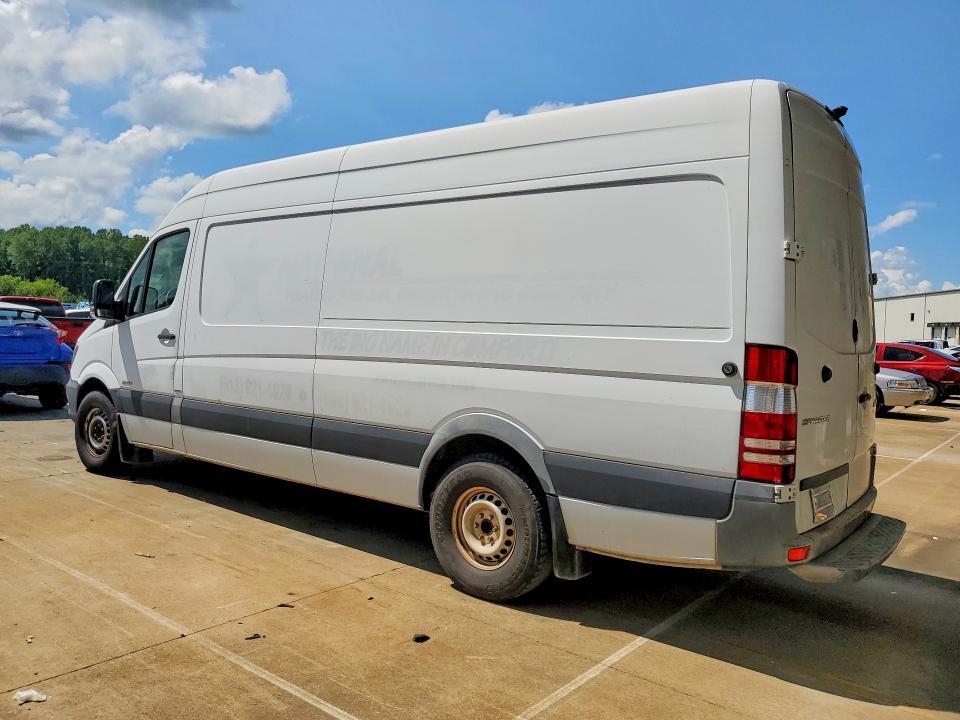 2015 MERCEDES-BENZ SPRINTER 2500 — Фото 2 из 13