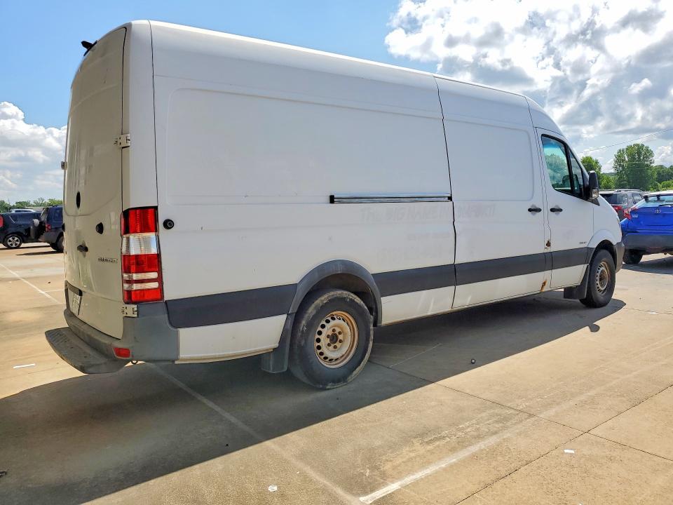 2015 MERCEDES-BENZ SPRINTER 2500 — Фото 3 из 13