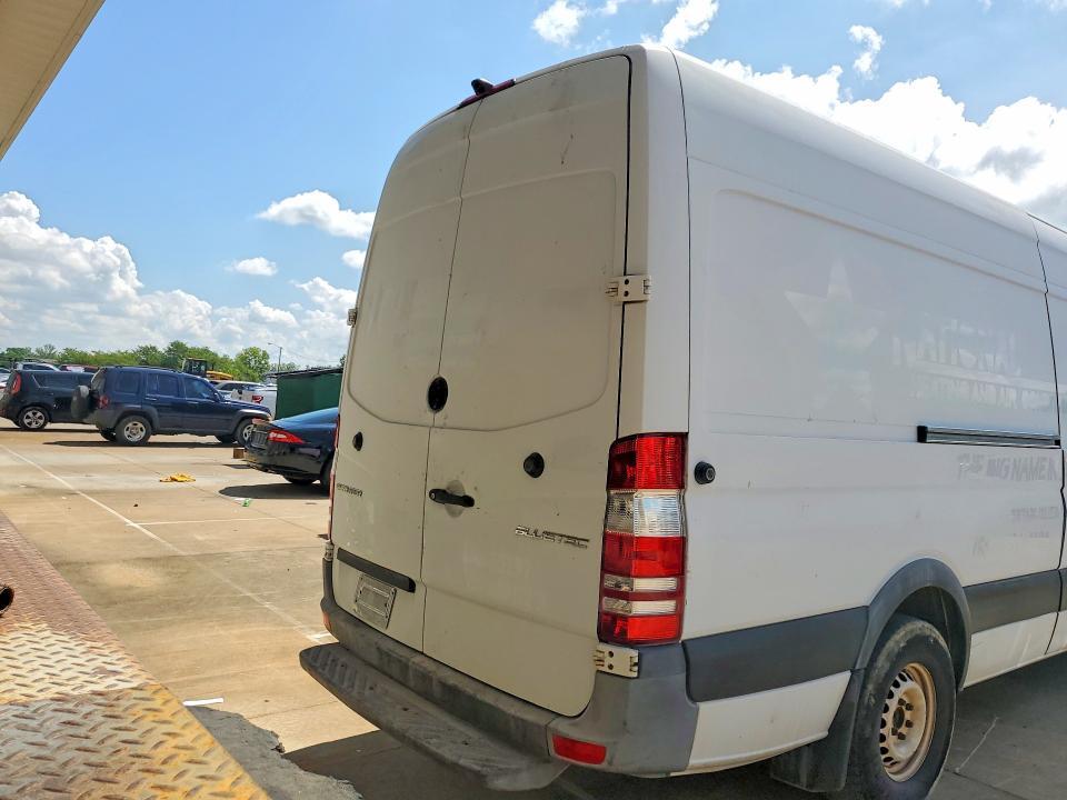 2015 MERCEDES-BENZ SPRINTER 2500 — Фото 6 из 13