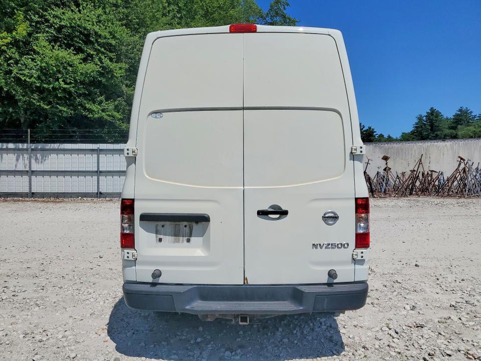 2018 NISSAN NV 2500 HD S — Фото 6 из 13