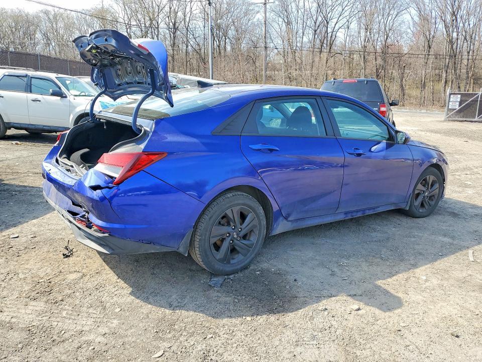 2022 HYUNDAI ELANTRA SEL — Фото 3 из 12