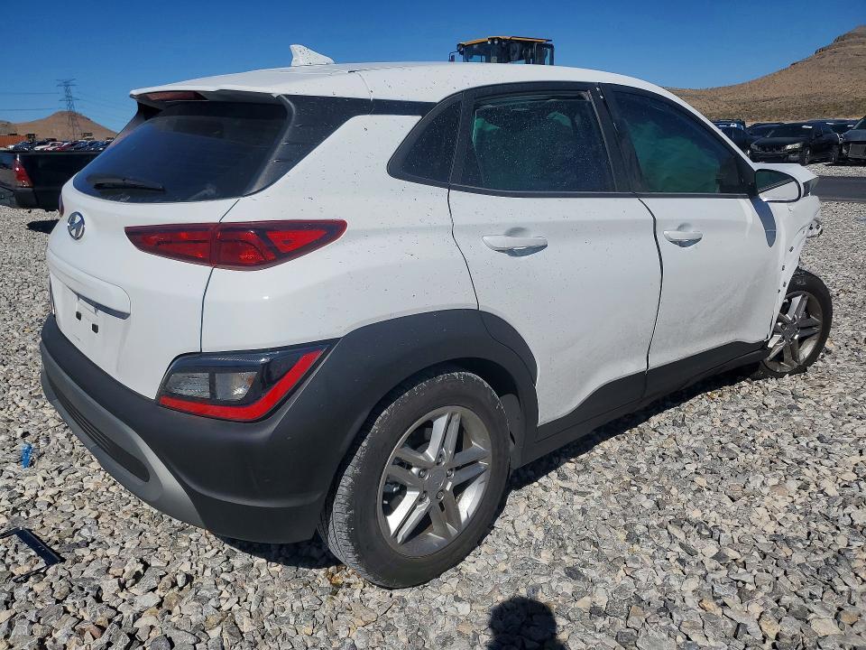 2022 HYUNDAI KONA SE — Фото 3 из 12