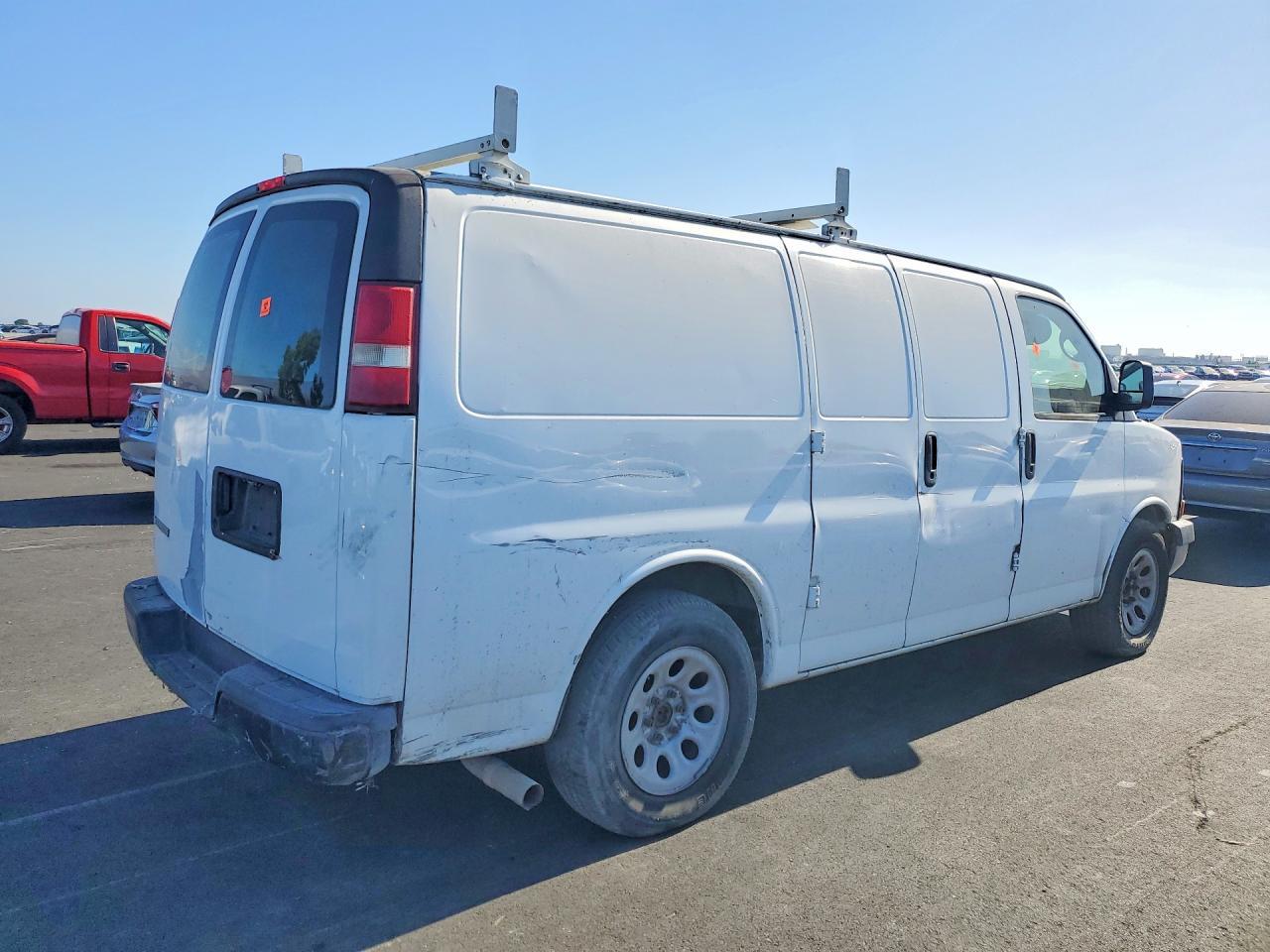 2009 CHEVROLET EXPRESS G1500 — Фото 3 из 13