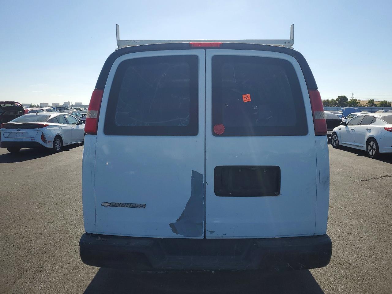 2009 CHEVROLET EXPRESS G1500 — Фото 6 из 13