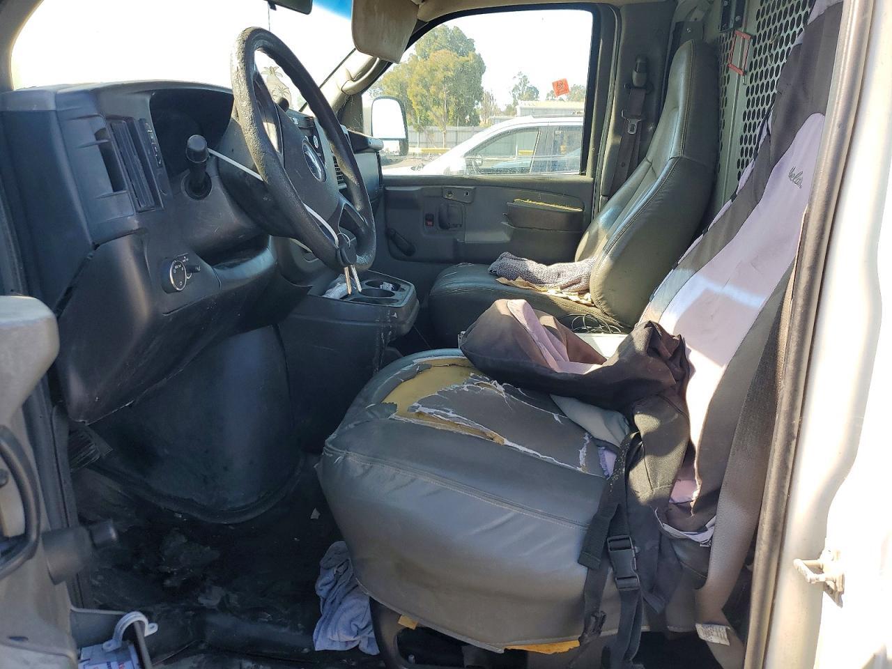 2009 CHEVROLET EXPRESS G1500 — Фото 7 из 13