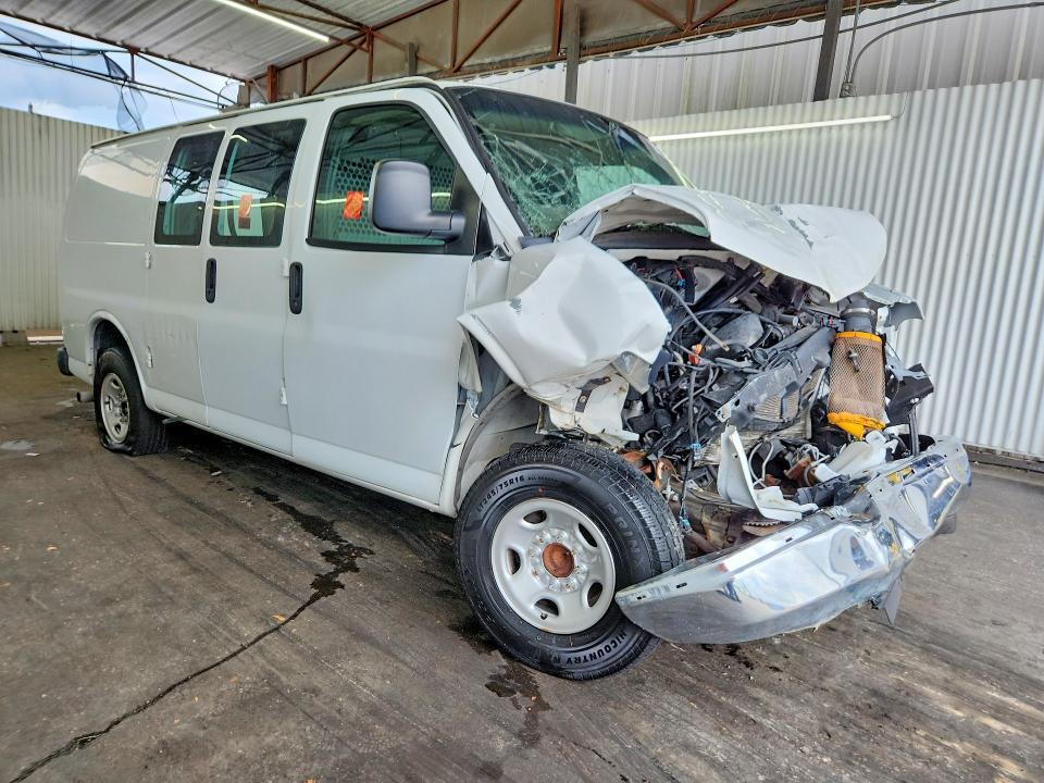 2016 GMC SAVANA G2500 — Фото 4 из 12
