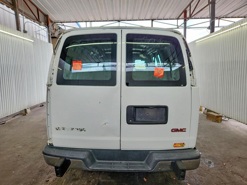 2016 GMC SAVANA G2500 — Фото 6 из 12