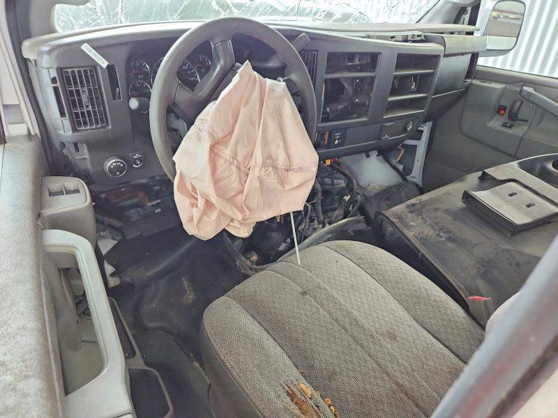 2016 GMC SAVANA G2500 — Фото 8 из 12