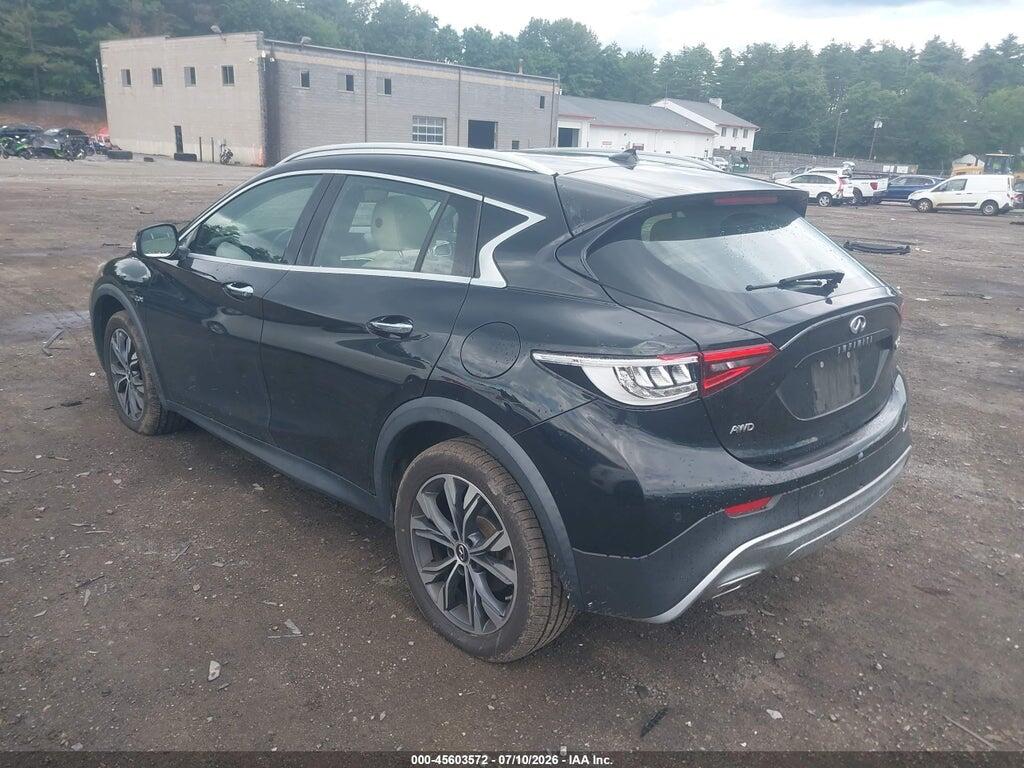 SJKCH5CR9JA044472 2018 INFINITI QX30 photo no. 3