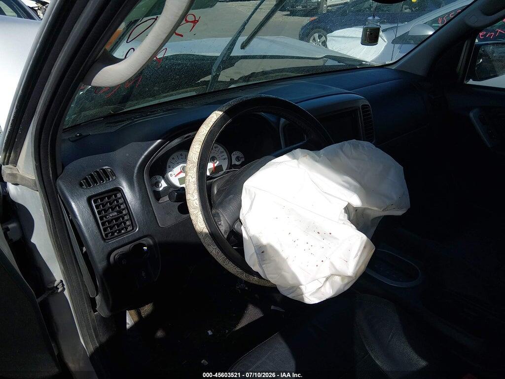 1FMYU94145KB49792 2005 FORD ESCAPE photo no. 7
