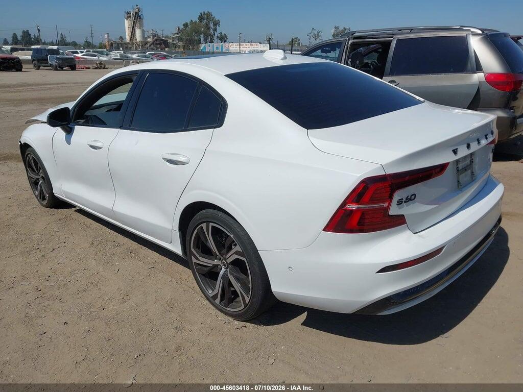 7JRL12TH2RG294367 2024 VOLVO S60 photo no. 3