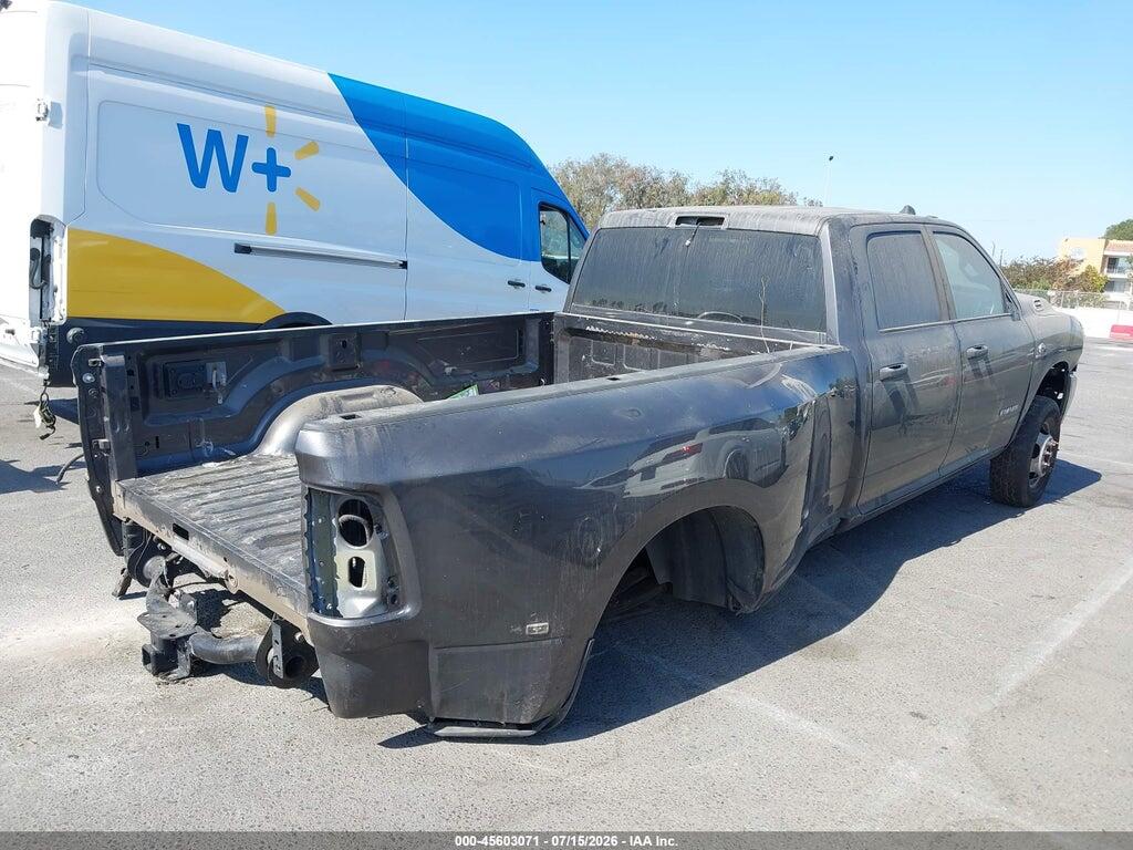 3C63RRHL4PG542205 2023 RAM 3500 photo no. 4