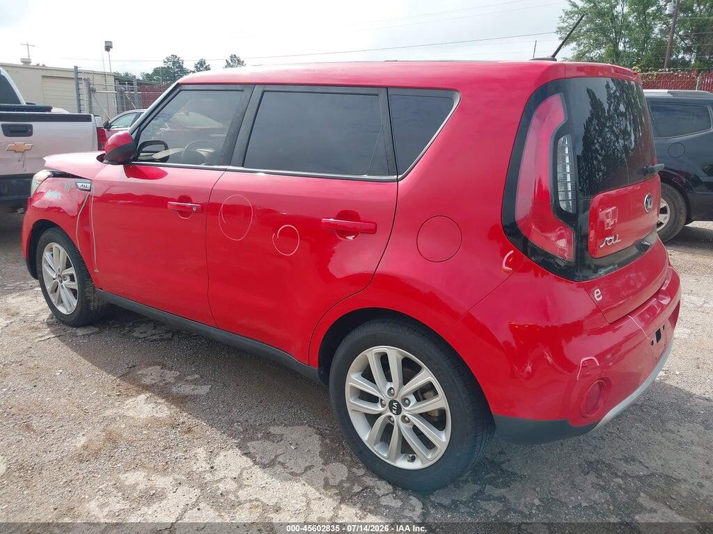 KNDJP3A5XJ7587697 2018 KIA SOUL photo no. 3
