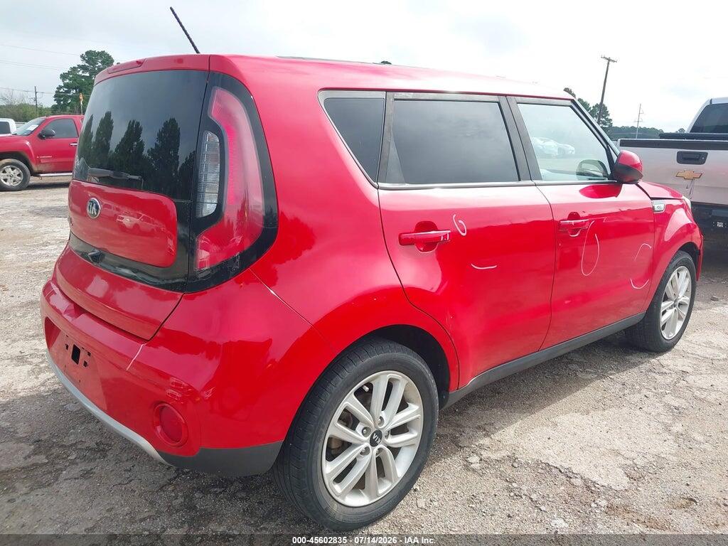 KNDJP3A5XJ7587697 2018 KIA SOUL photo no. 4