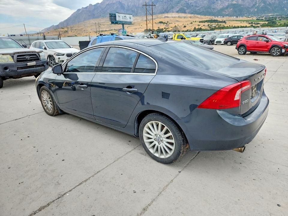 2012 VOLVO S60 T5 — Фото 2 из 12