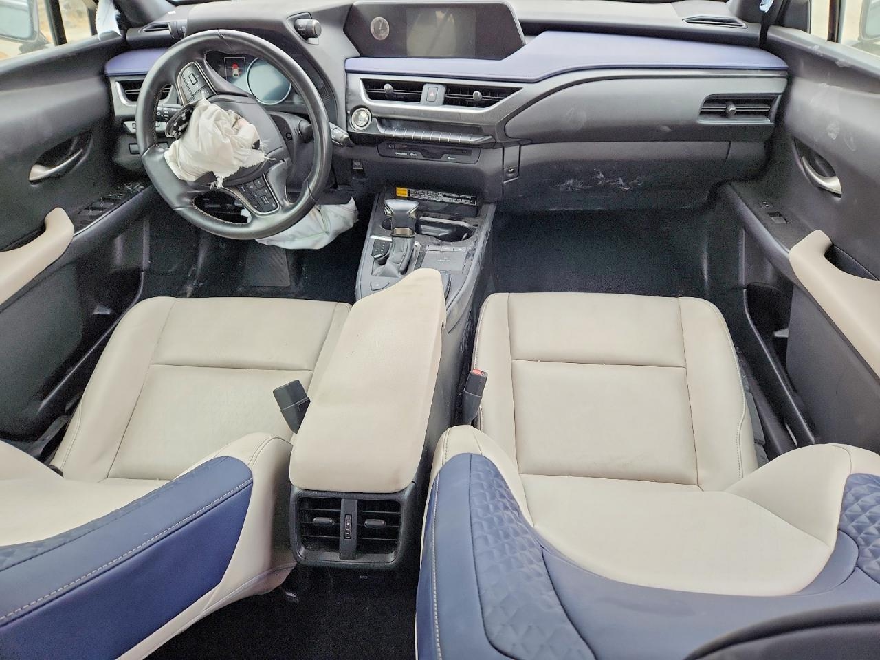2022 LEXUS UX 200 BASE — Фото 8 из 13