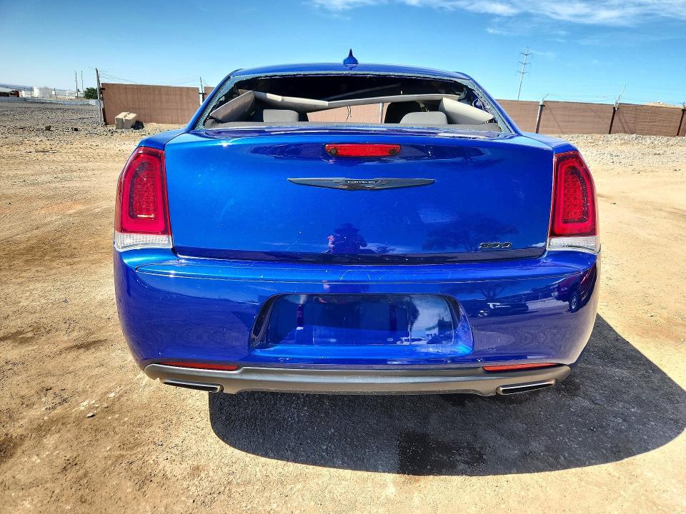 2020 CHRYSLER 300 TOURING — Фото 6 из 13