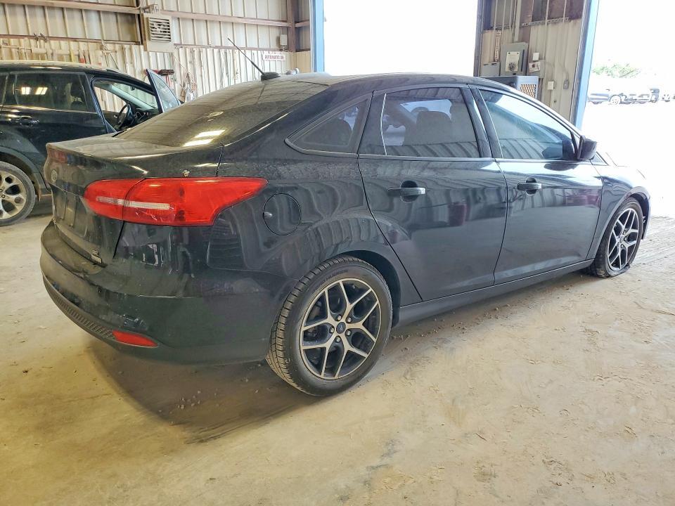 1FADP3FE1JL282513 2018 FORD FOCUS photo no. 3