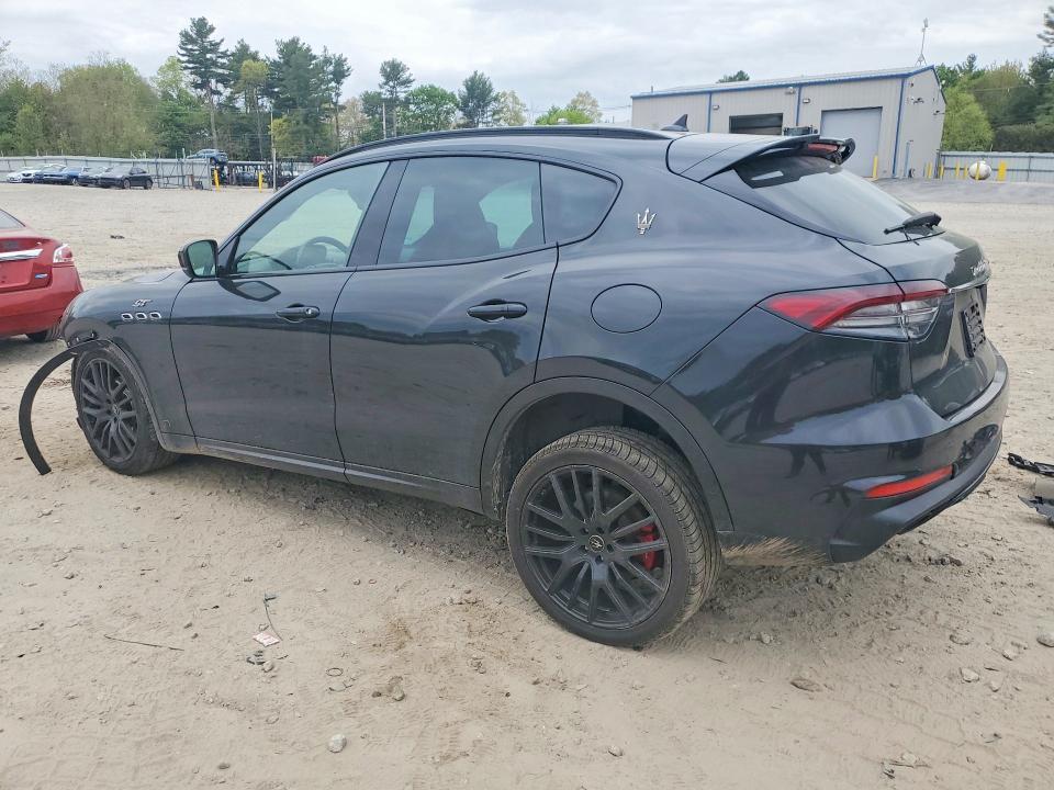2022 MASERATI LEVANTE BASE — Фото 2 из 14