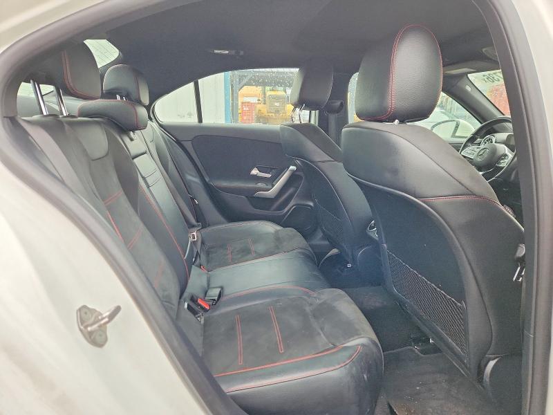 2022 MERCEDES-BENZ A 220 4MATIC — Фото 10 из 13