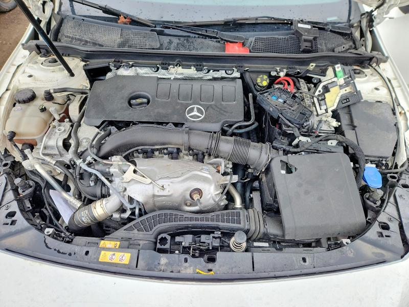 2022 MERCEDES-BENZ A 220 4MATIC — Фото 11 из 13