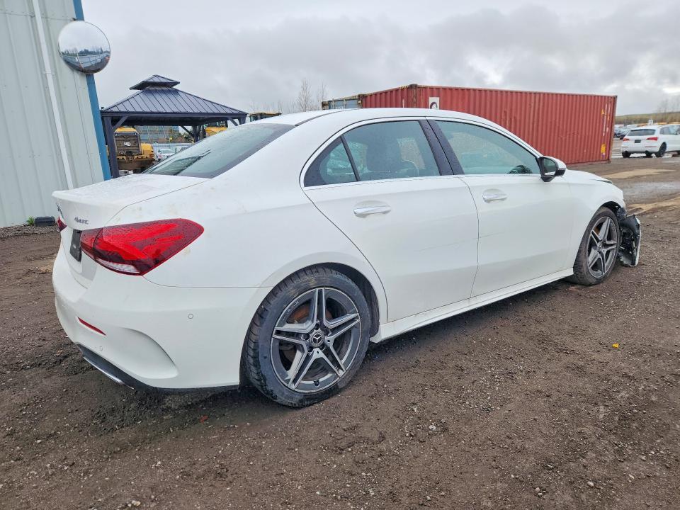 2022 MERCEDES-BENZ A 220 4MATIC — Фото 3 из 13
