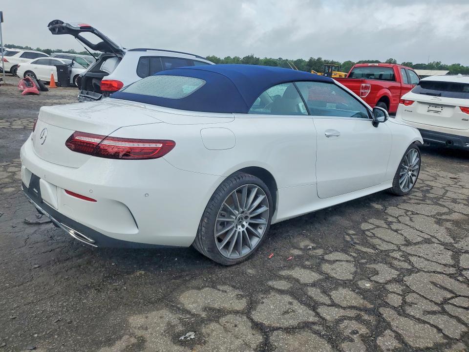2022 MERCEDES-BENZ E 450 — Фото 3 из 12