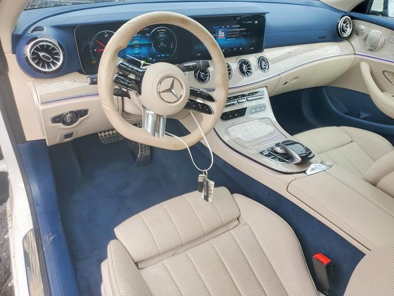 2022 MERCEDES-BENZ E 450 — Фото 8 из 12