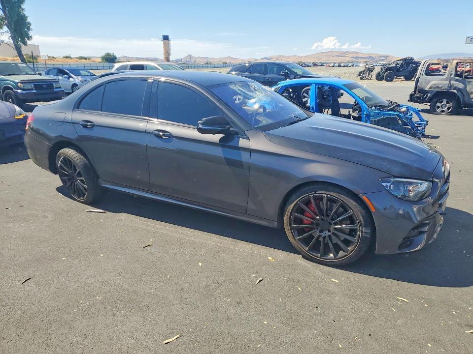 2022 MERCEDES-BENZ E 450 4MATIC — Фото 4 из 12