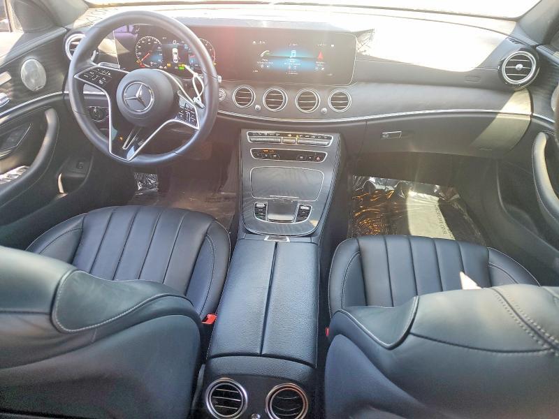 2022 MERCEDES-BENZ E 450 4MATIC — Фото 8 из 12