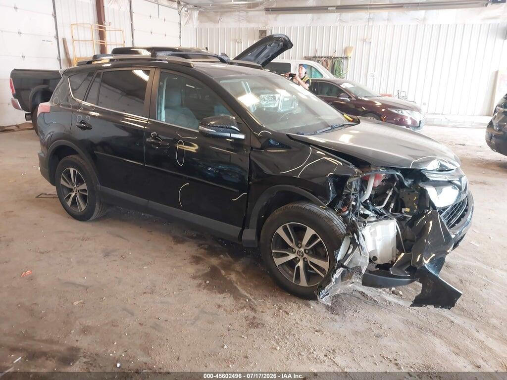 2T3RFREV8JW732159 2018 TOYOTA RAV4 photo no. 1