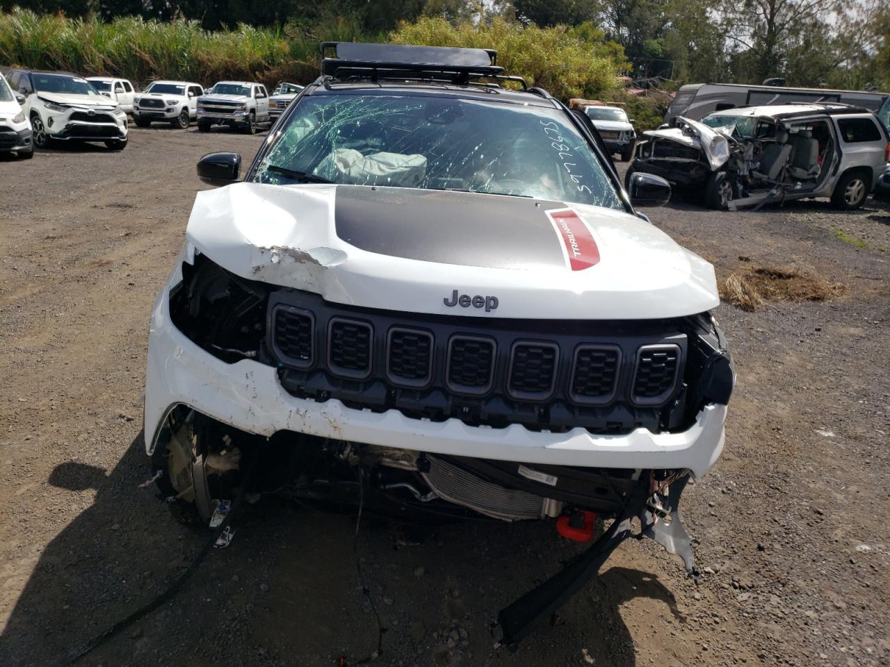 2025 JEEP COMPASS TRAILHAWK — Фото 10 из 16