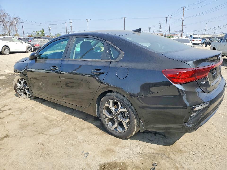 2020 KIA FORTE LXS — Фото 2 из 13