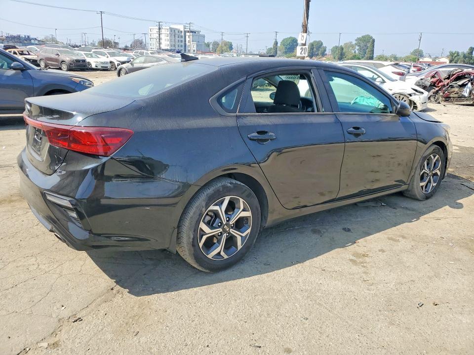 2020 KIA FORTE LXS — Фото 3 из 13