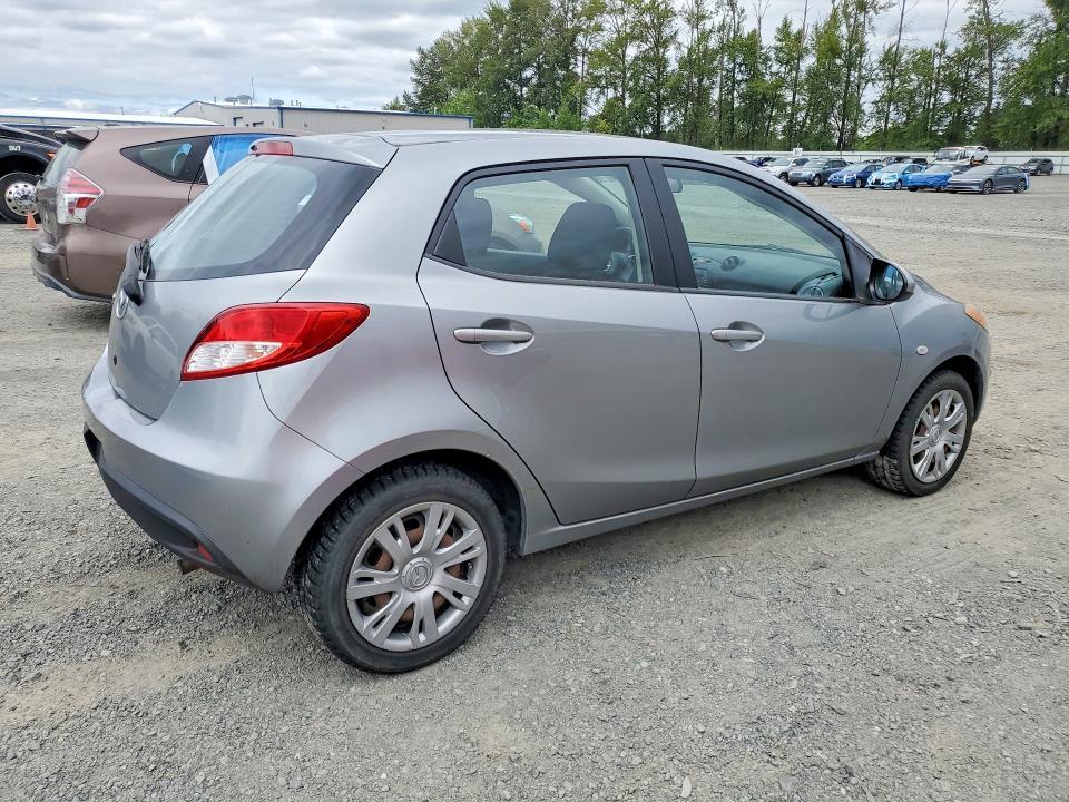 JM1DE1KZ7D0167904 2013 MAZDA MAZDA2 photo no. 3