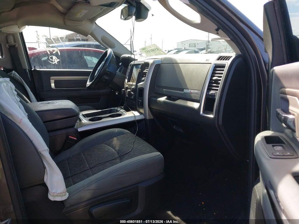 1C6RR6LT5KS537161 2019 RAM 1500 CLASSIC photo no. 5