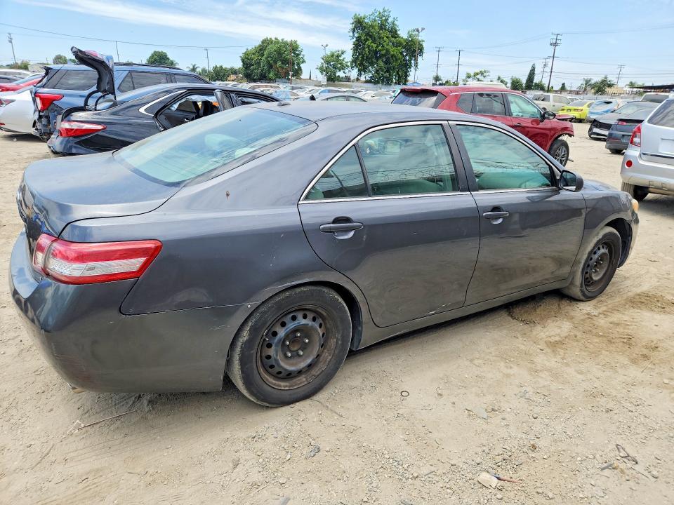 2010 TOYOTA CAMRY LE V6 — Фото 3 из 12