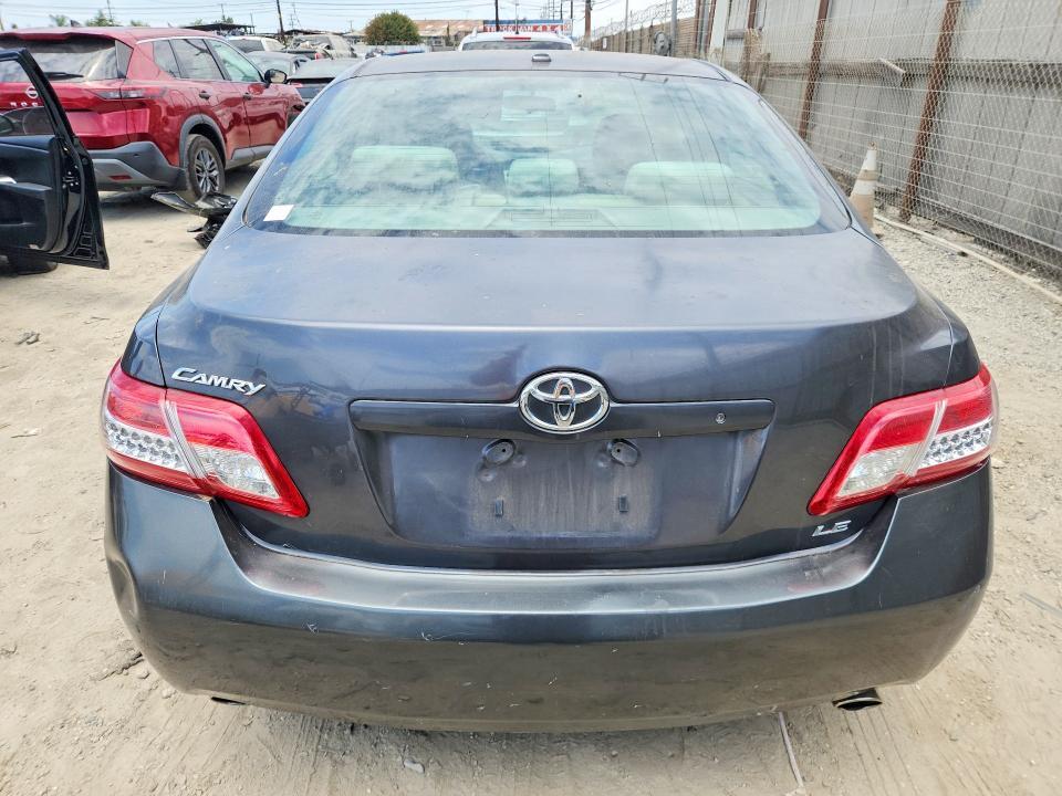 2010 TOYOTA CAMRY LE V6 — Фото 6 из 12