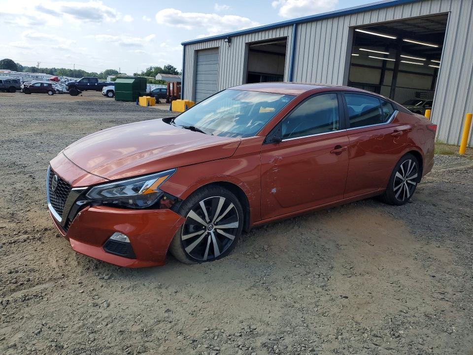 2022 NISSAN ALTIMA SR