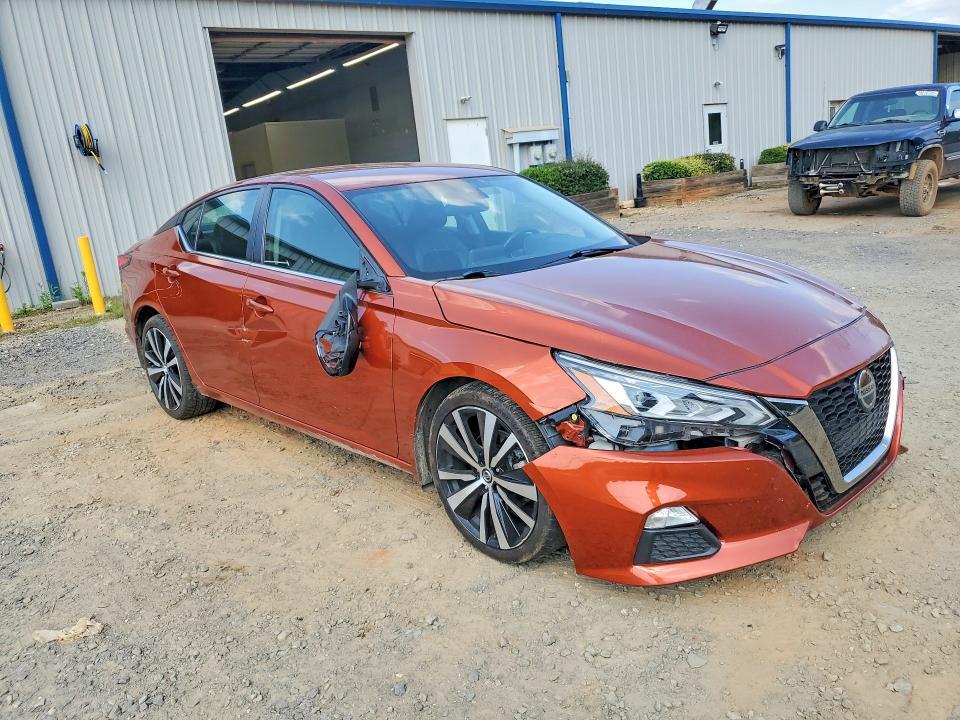 2022 NISSAN ALTIMA SR — Фото 4 из 12
