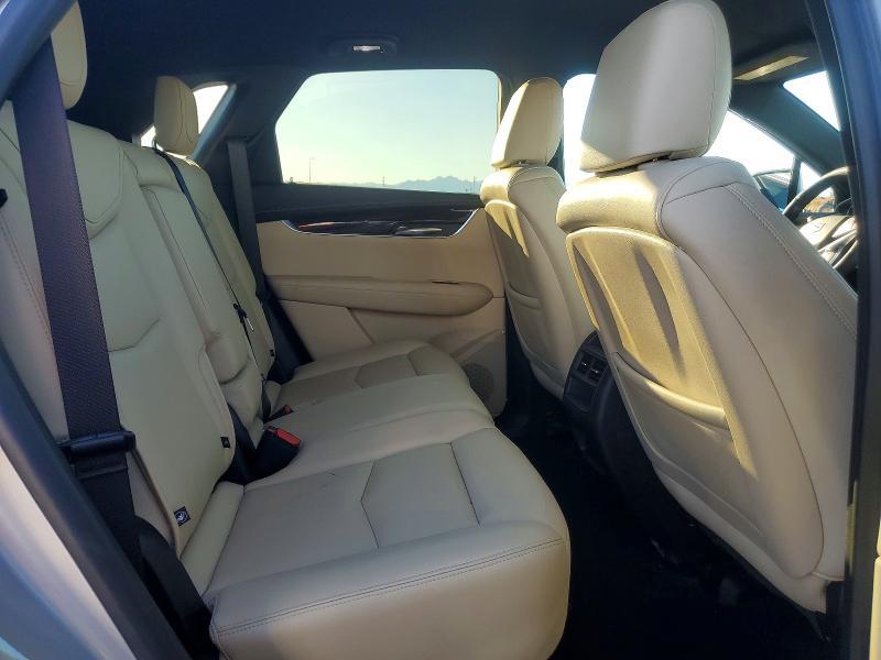 2019 CADILLAC XT5 — Фото 11 из 13