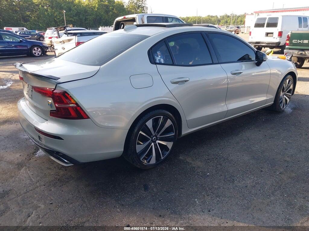 7JRL12TZ9NG154190 2022 VOLVO S60 photo no. 4