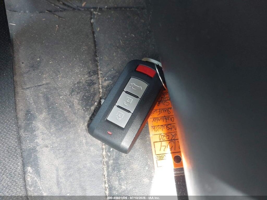 JA4AD3A35LZ034416 2020 MITSUBISHI OUTLANDER photo no. 11