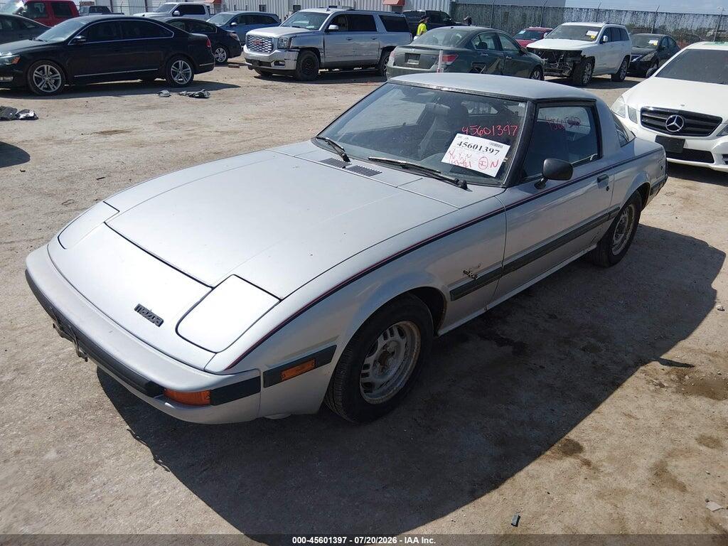 JM1FB3311B0526327 1981 MAZDA RX7 photo no. 2