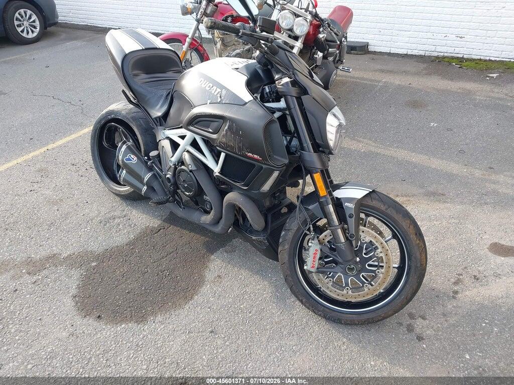 2015 DUCATI DIAVEL ZDM13BSW9FB020841