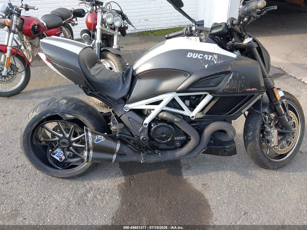 ZDM13BSW9FB020841 2015 DUCATI DIAVEL photo no. 11